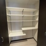 一階廊下収納 (内装)